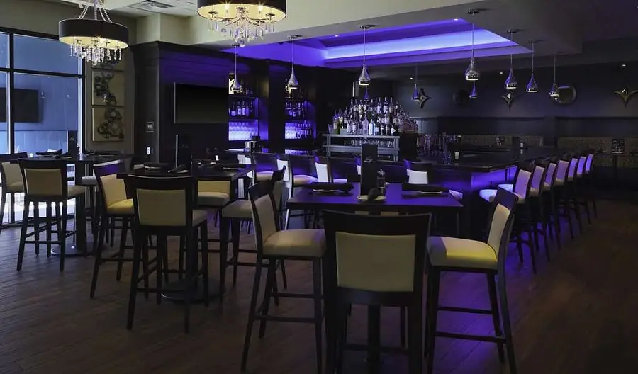 Hilton Garden Inn Denver Thornton bar and dining seating